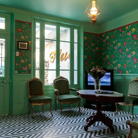 L'heure Bleue Nyaraló Orbais