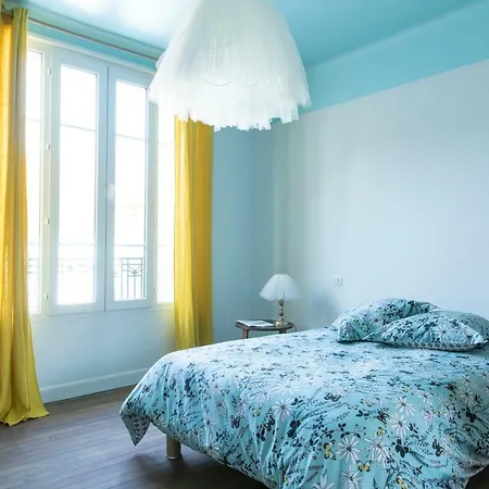 Holiday home L'heure Bleue